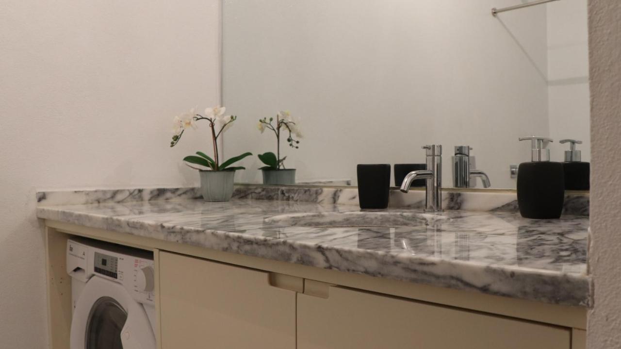 J3M Houses Porto Luaran gambar